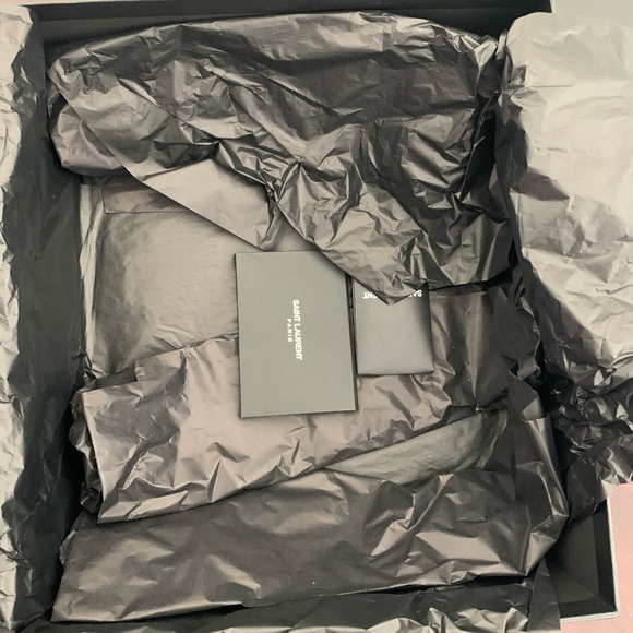 In mint condition, worn 1-2 times. I’m original Box with everything in it!! - Picture 4 of 10